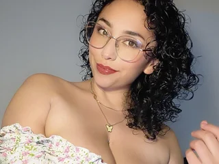 Curly_Sarah profile picture