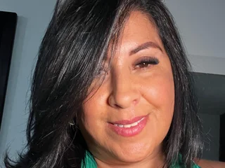 Curvyfirelatina profile picture
