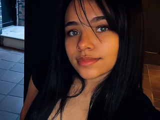 streamate danielatorrrealba webcam profile pic via elivecams.com