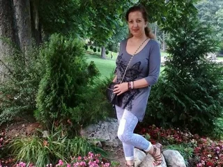 EvelyneFlirtyMilf profile picture