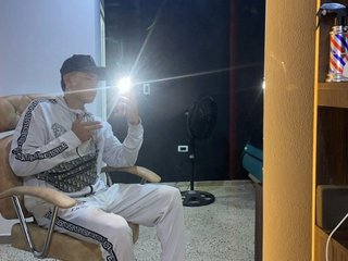 Hadsomesexylatino Male Cam Striptease