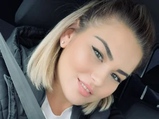 hugeboobserin