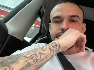 inthemoment25 from jerkmate