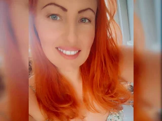 Izzy_Of_CourseUK