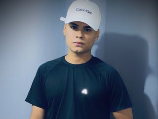 Justinnnn Male Twink Adult Live Webcam