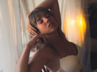 KateNextDoorr Live Cam