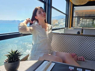 sexlivecamsites.com kira_sunny livesex profile in libra cams