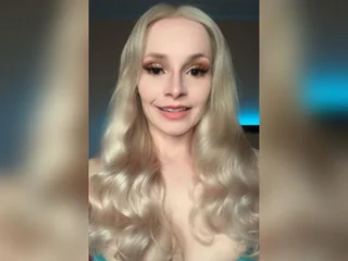 LanaBackwards