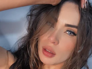 lara_bombshell