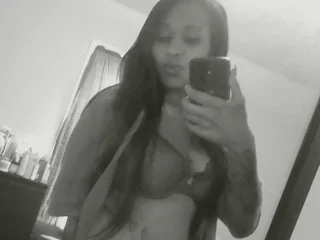 laylafoxxi profile