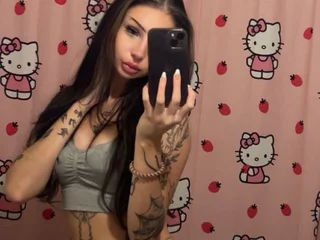 laylareignxx