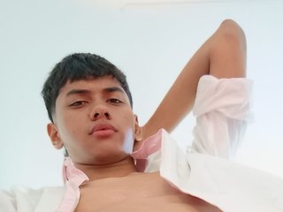 Markbowie18 Male XXX Live Cam