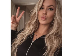 NaughtyLeahUK Live Cam