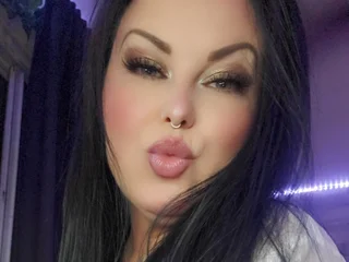 NikkiSkye profile picture