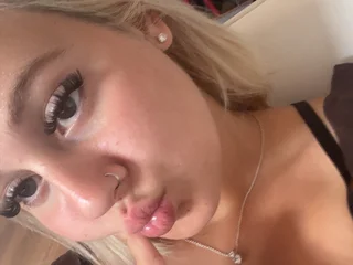 PeachieKiss profile picture