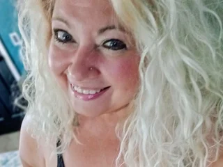SexyNaughtyMilf profile picture