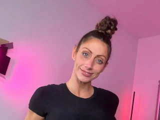 SkyeHotwife Live Cam