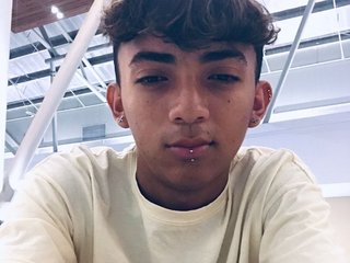 The_boy_hot18 Male Online Webcam Striptease