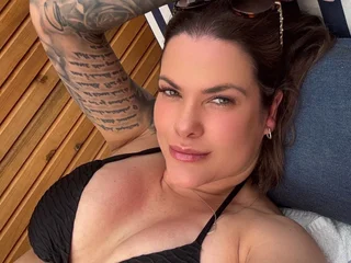 TheNaughtyMilfNextDoor profile picture