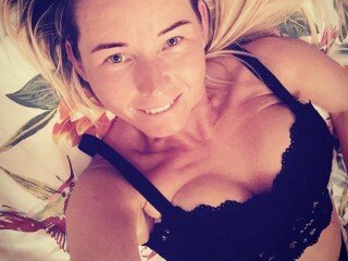 XSWEET_EWAx - Streamate Young Housewives Footjob Girl 