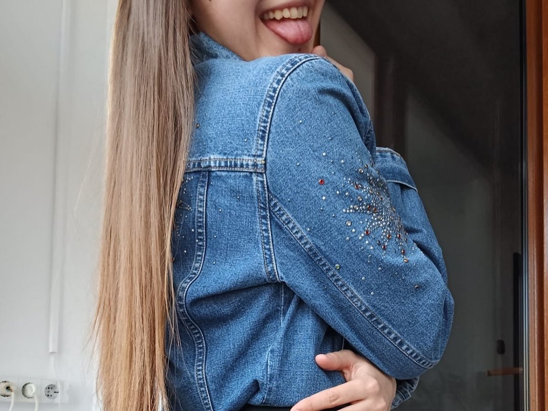 AMYIRRA — LIVE on Streamate