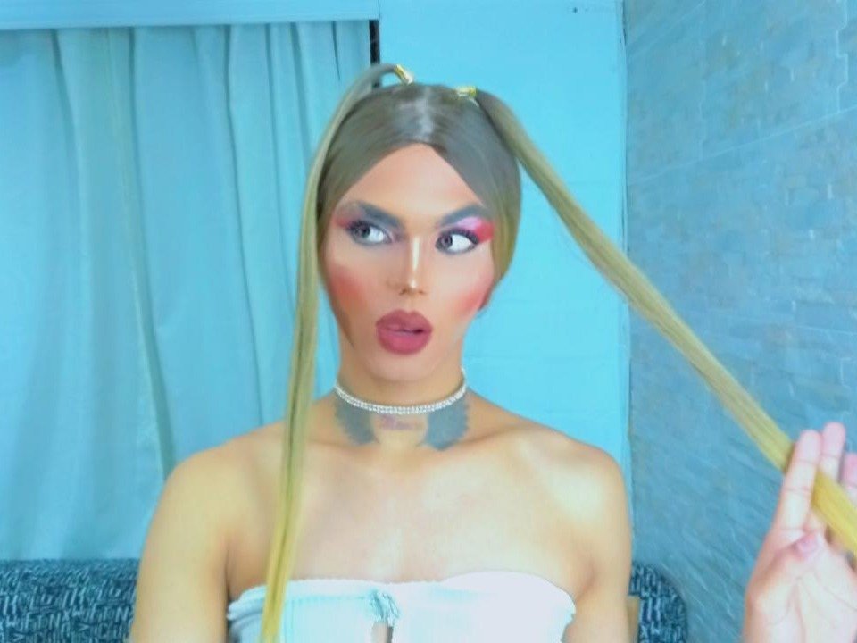 AdharaSofia — LIVE on Streamate