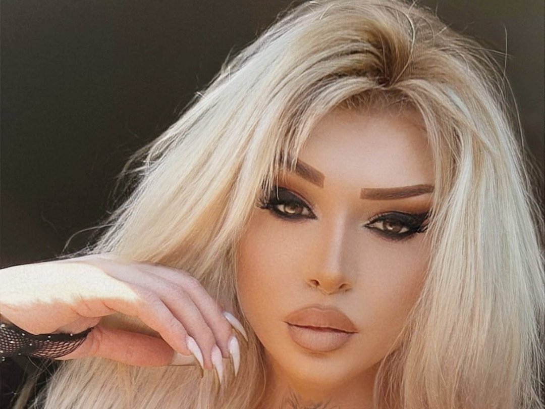 AlenaRios — LIVE on Streamate