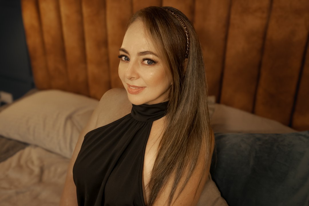 AliceRos — LIVE on Streamate