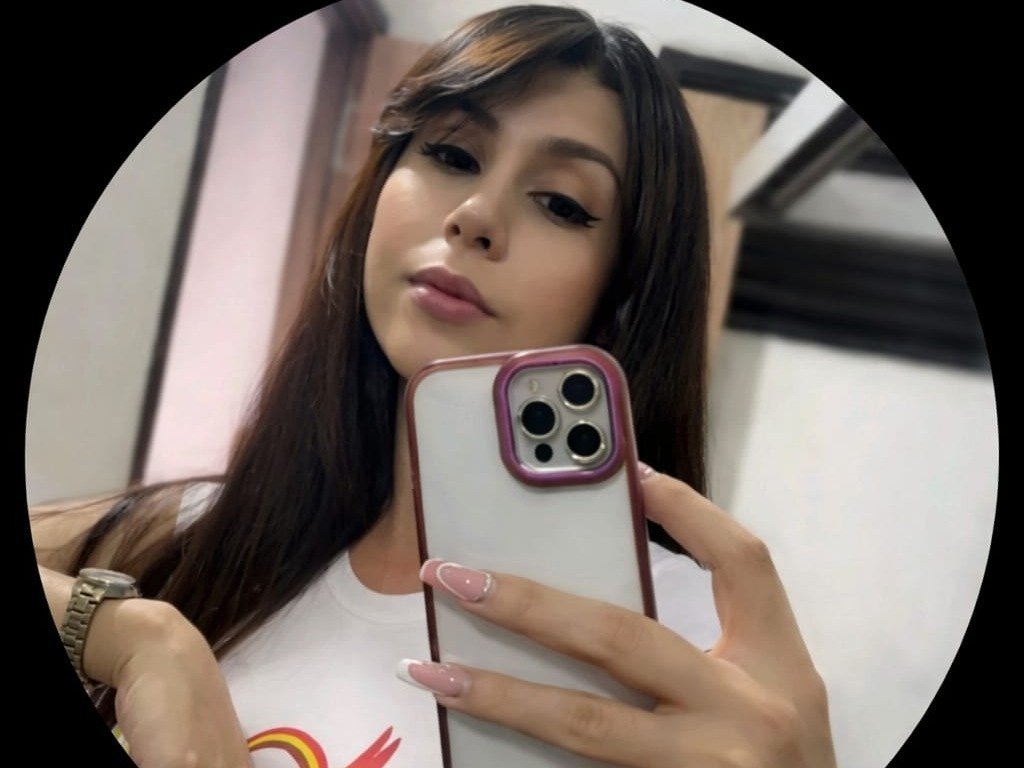 AmyFoX69 — LIVE on Streamate