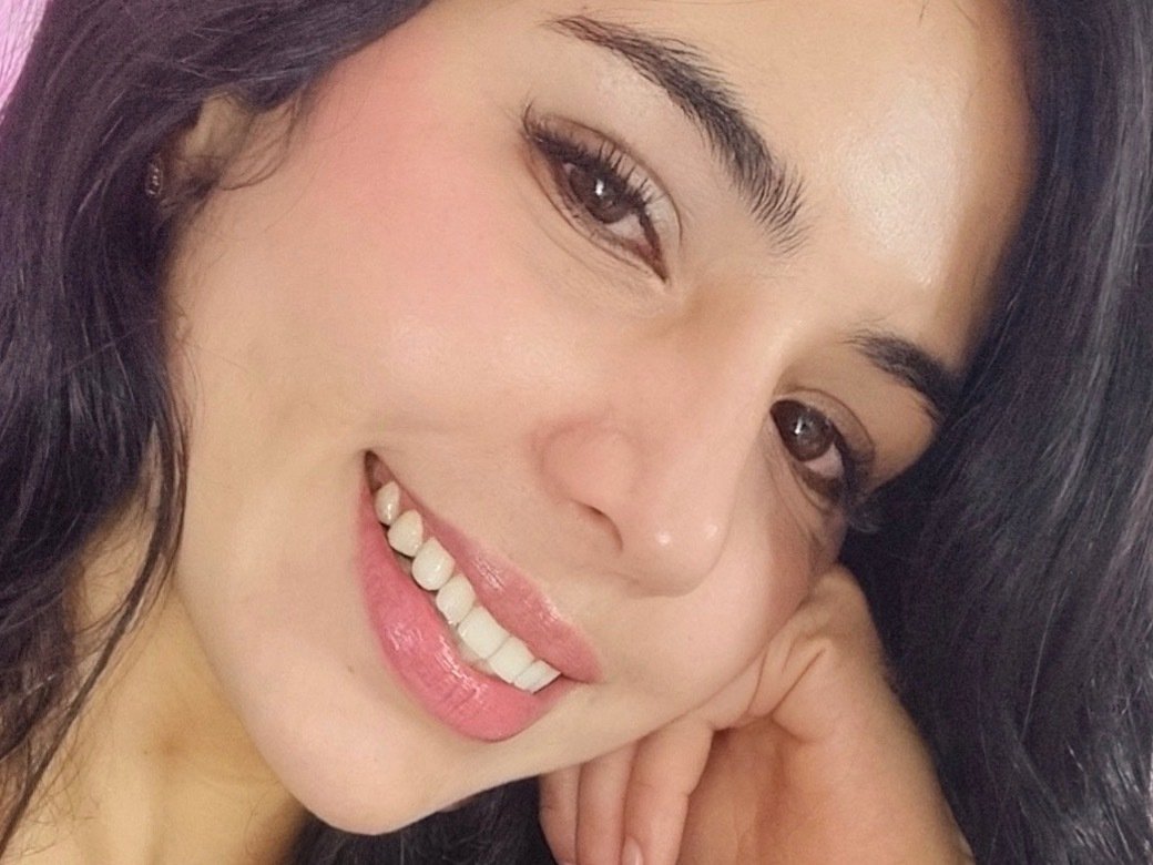 AnaSofiaFoxx — LIVE on Streamate