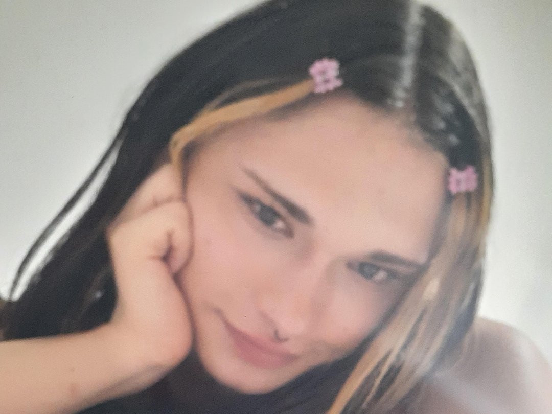 Andrea_cherryy — LIVE on Streamate