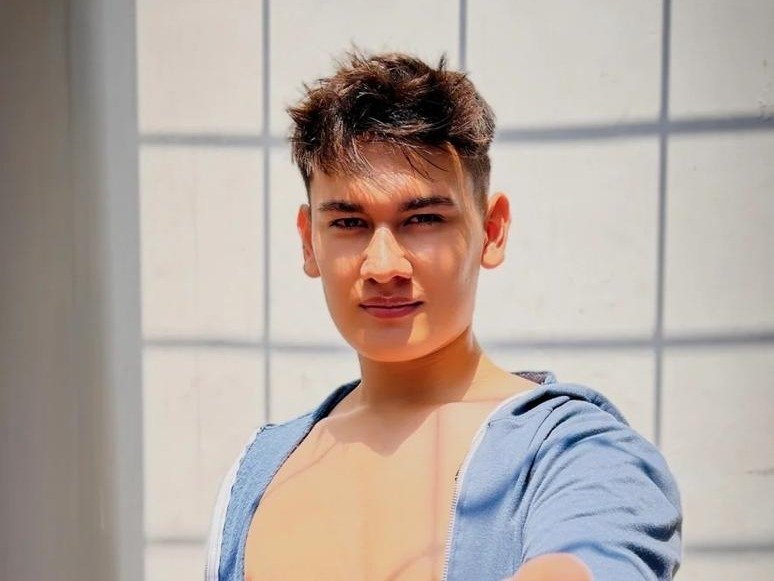 Andruetx — LIVE on Streamate