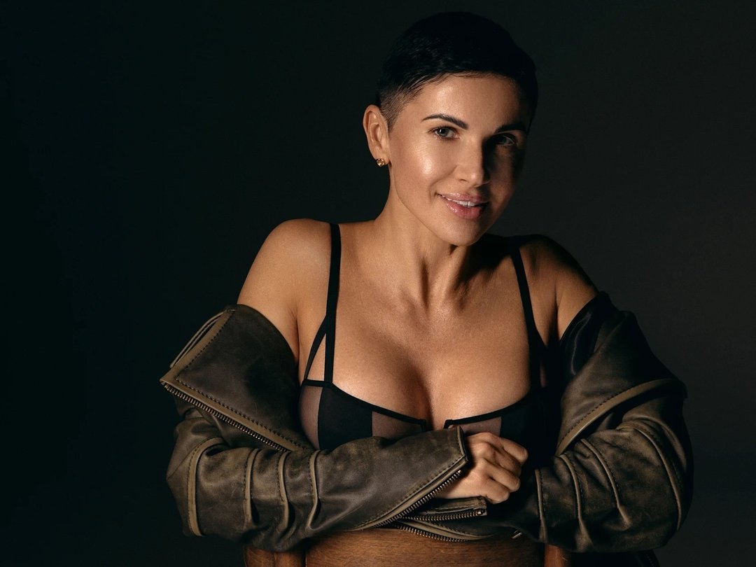 Angel_Iam — LIVE on Streamate