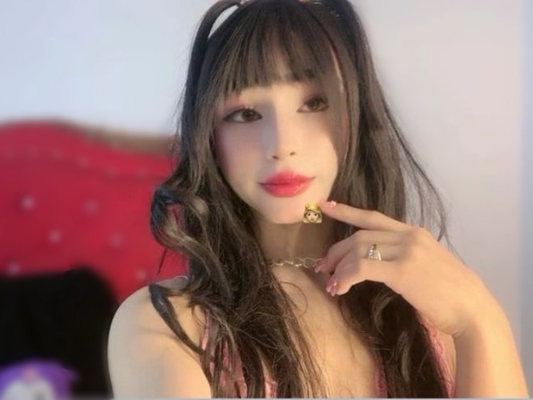 Ariana_Montolla — LIVE on Streamate