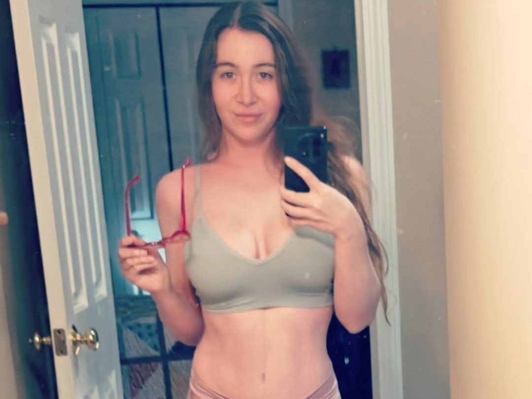 ArielHunterTS — LIVE on Streamate