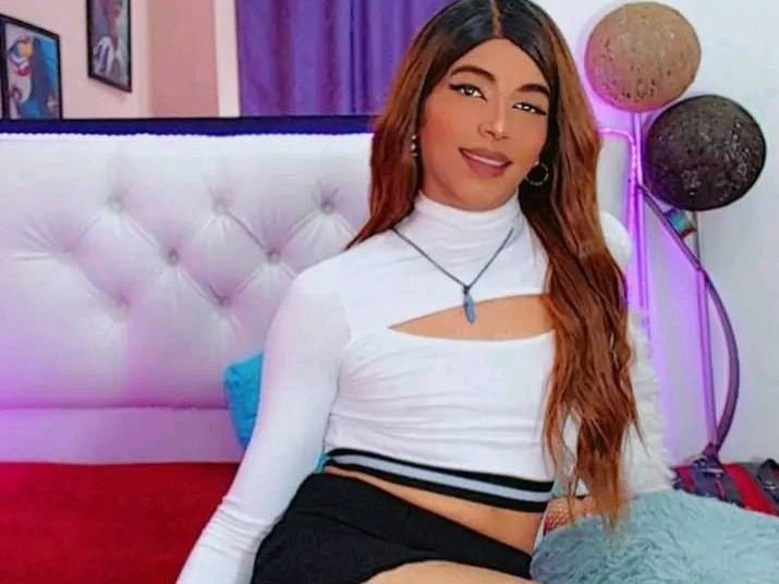 Ariellsweett - Streamate Teen Piercing Spanking Trans 