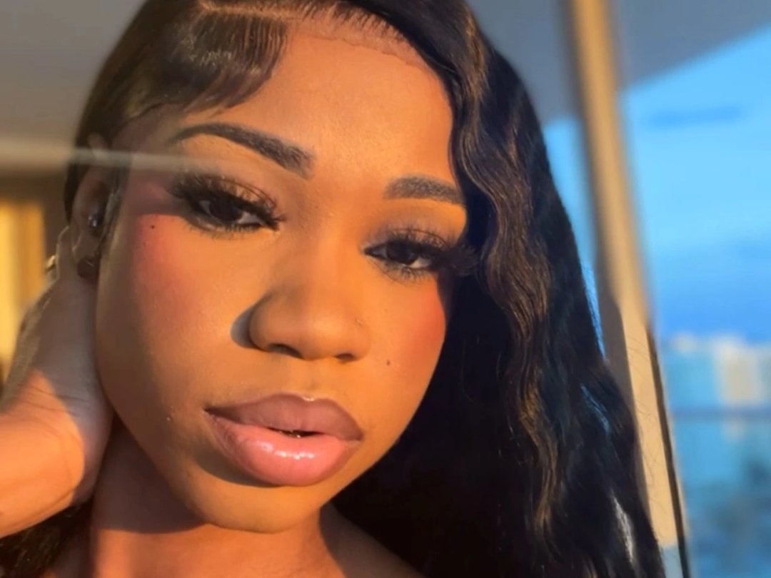 Artistworldd — LIVE on Streamate