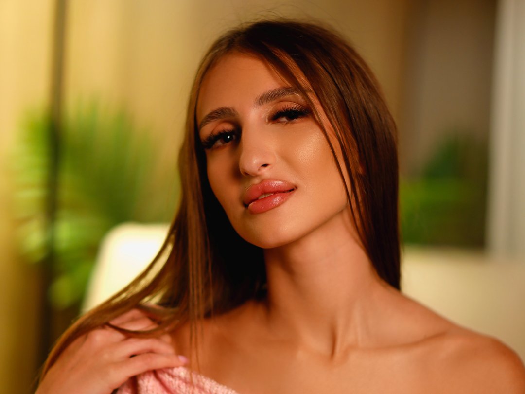 AryaNoire — LIVE on Streamate