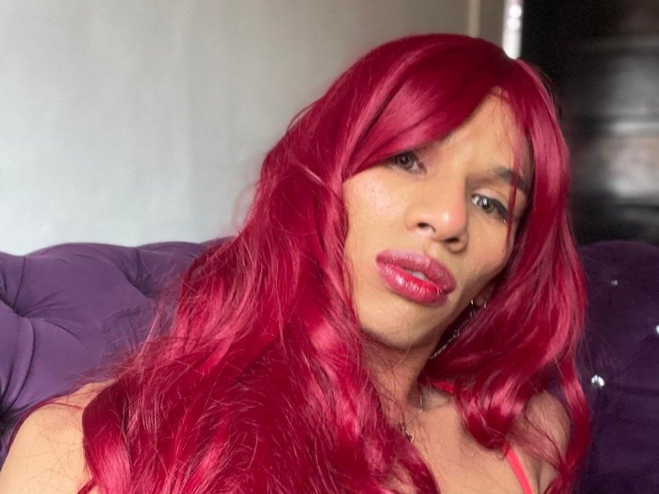 AryannaQueenRs — LIVE on Streamate