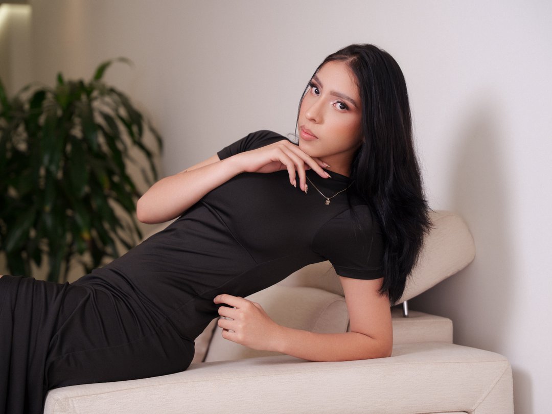 BellaMontblanc — LIVE on Streamate