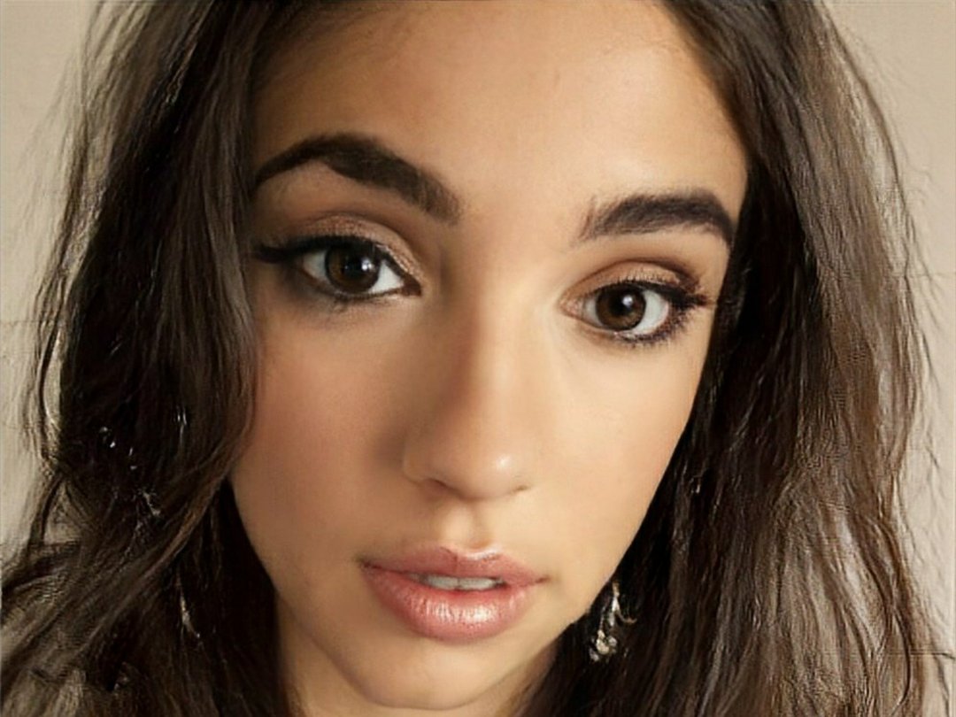 Bellahot66 — LIVE on Streamate