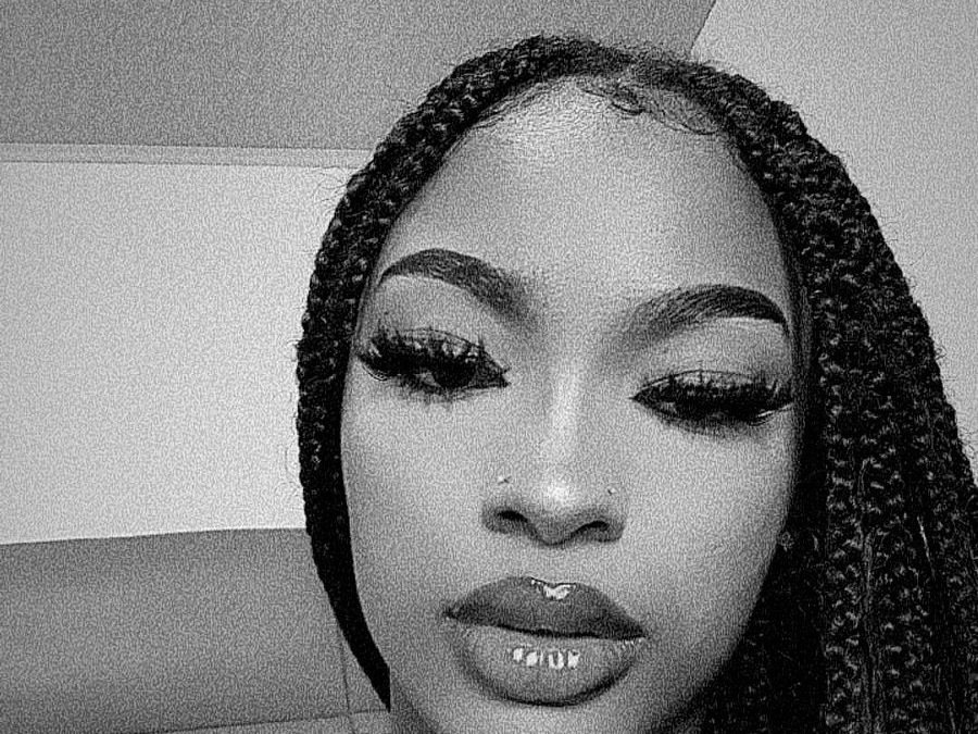 BrianaDeliciousAss — LIVE on Streamate