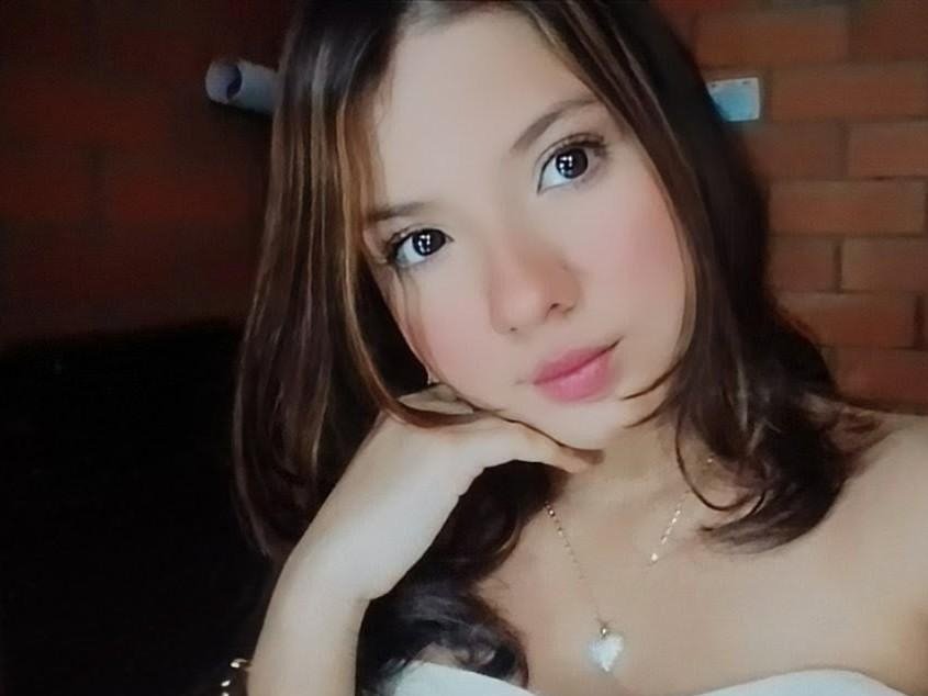 CandyMari — LIVE on Streamate