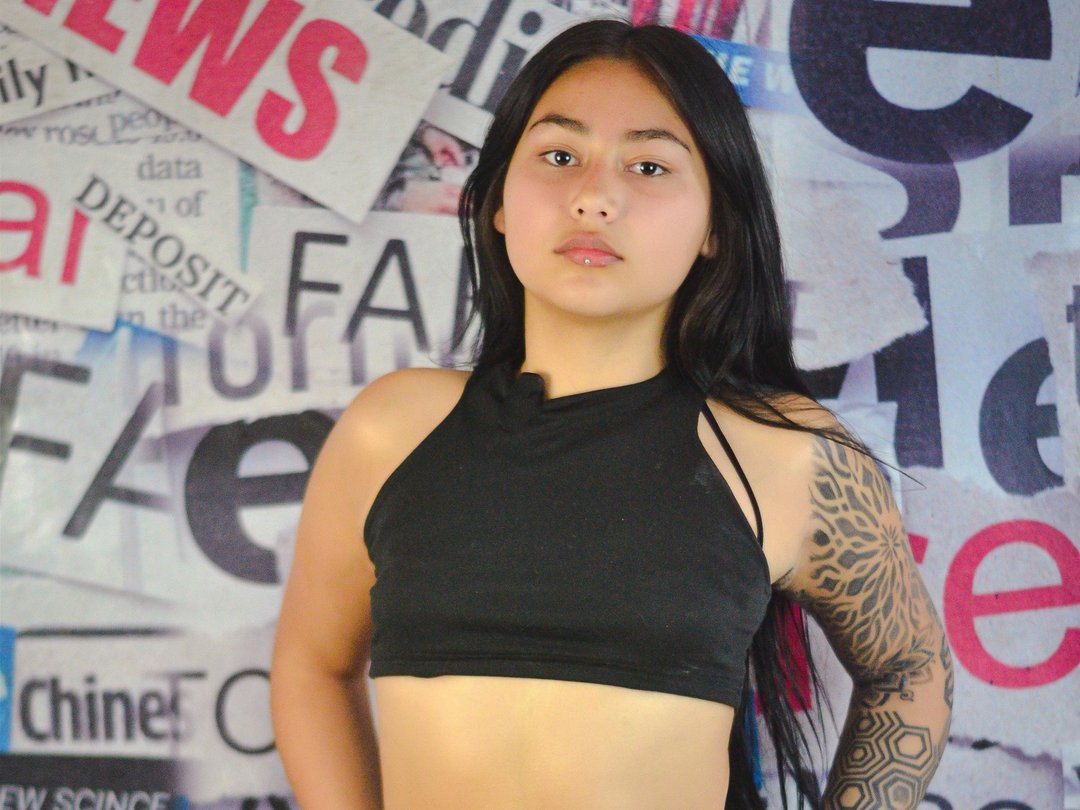 CarolinaCherry — LIVE on Streamate