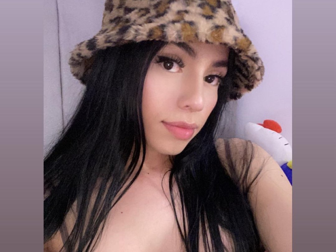 Charlottexs — LIVE on Streamate