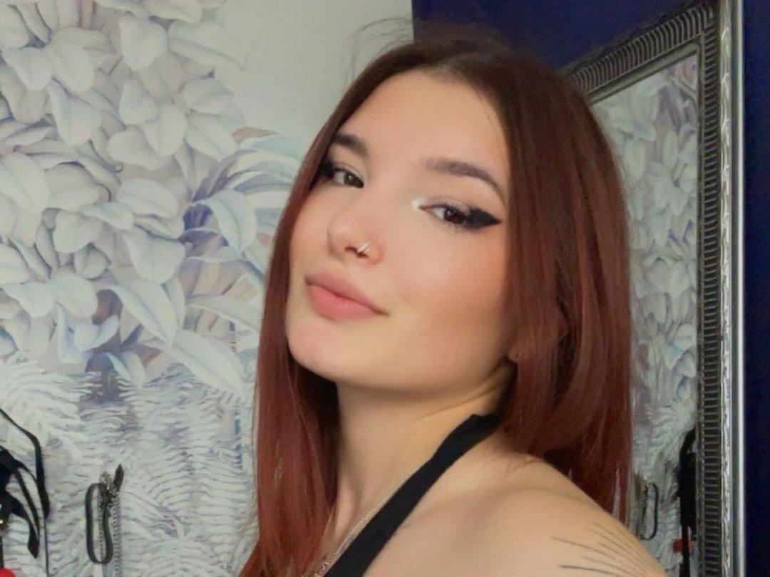 ChloeXSmith — LIVE on Streamate