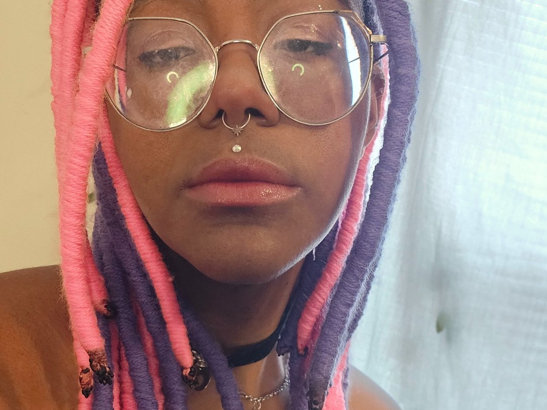 Cinnabunbunnz — LIVE on Streamate