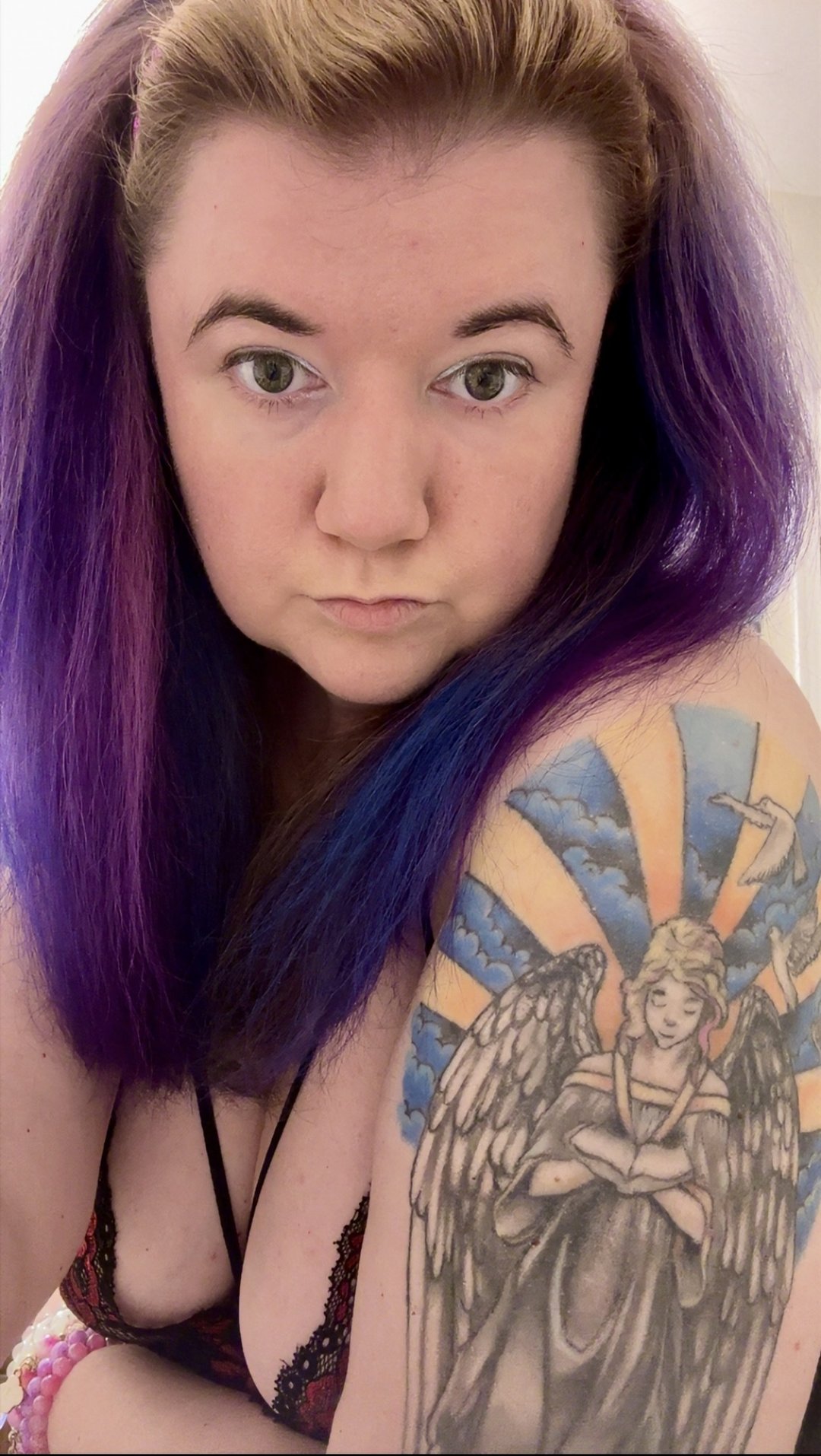 CrystalRivers33 — LIVE on Streamate