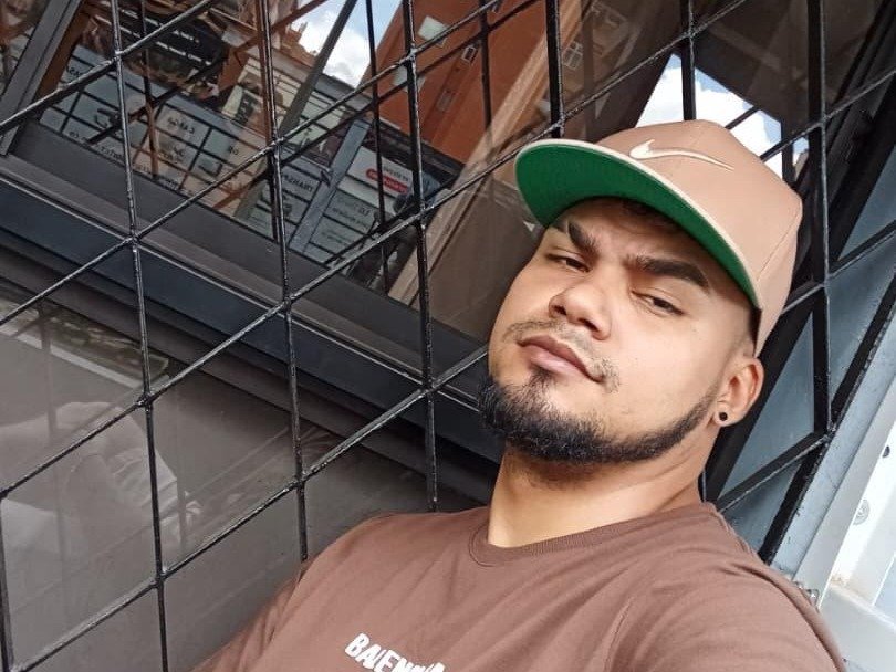 DERECK_BUZ — LIVE on Streamate