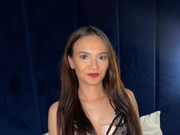 DaliaParis — LIVE on Streamate